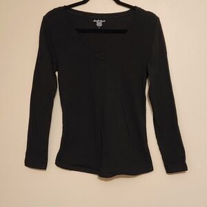 Derek Heart Black V-Neck Long Sleeve Shirt